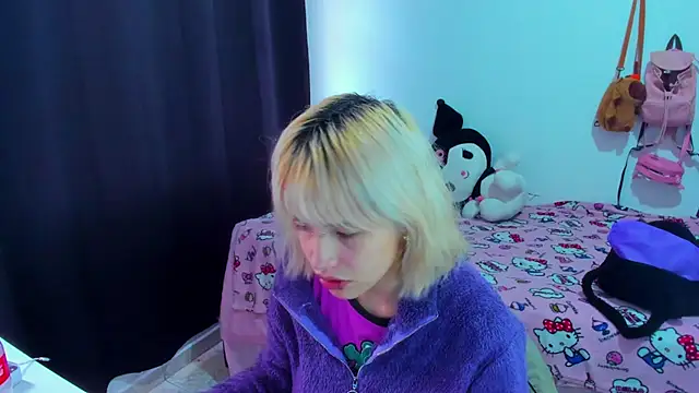 Akane-Mou online show from April 22, 2026, 8:21 pm