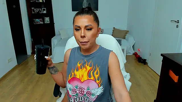 Anna grayy1 online show from February 19, 2025, 1:17 pm