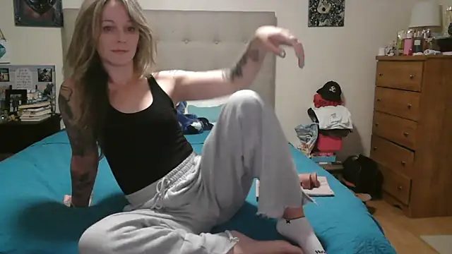 Heyitsmee33 online show from March 30, 2026, 10:16 am