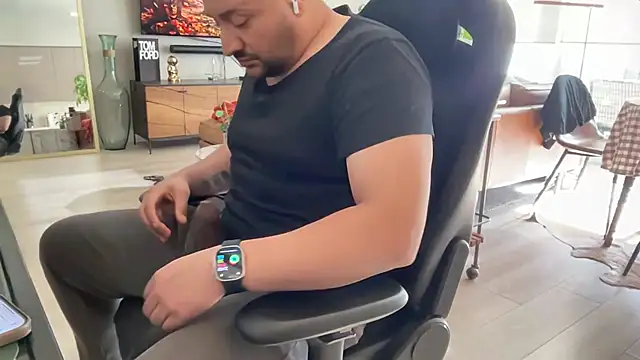 HungandThickLatin online show from February 15, 2025, 10:42 pm