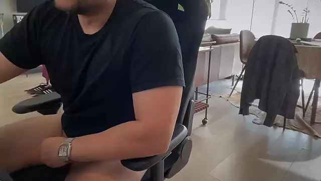 HungandThickLatin online show from March 1, 2025, 9:59 pm