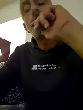 cuci45 online show from November 2, 2025, 9:28 pm