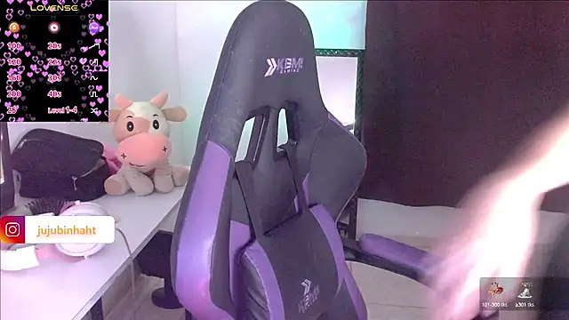 jujubinhahot online show from March 1, 2025, 9:48 pm