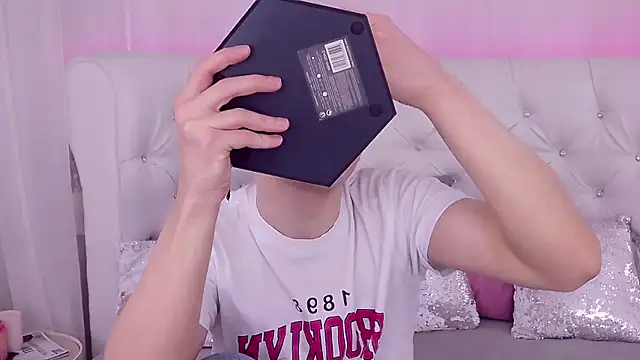 RobbyCharming online show from February 17, 2025, 7:42 pm