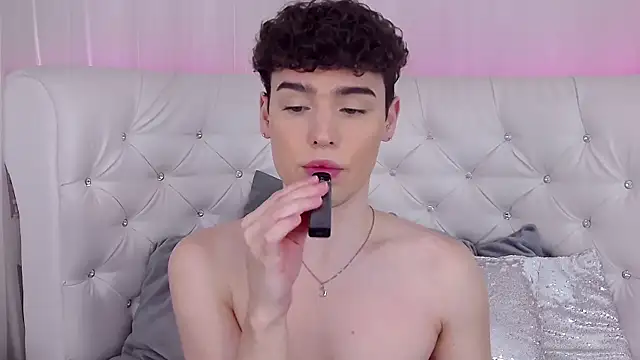 RobbyCharming online show from October 18, 2025, 3:42 am