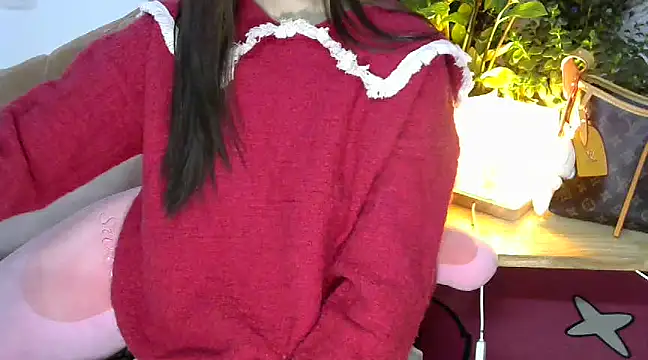 PinkCoi888 online show from February 28, 2025, 5:26 am