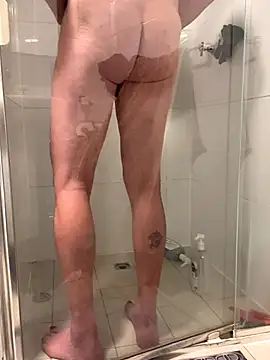 OSIRlS online show from September 26, 2025, 11:47 am