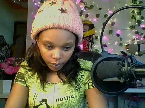 Snapshot of Anaconda2350 chatting on May 18, 2026, 7:58 am Anaconda2350 online show from May 18, 2026, 7:58 am