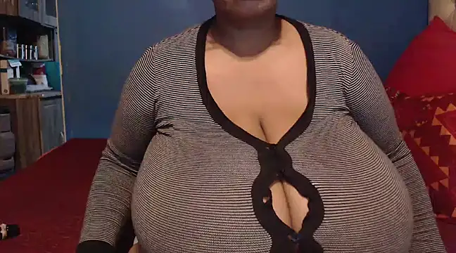 CUTEFIRMMELONSS online show from March 10, 2025, 4:35 pm