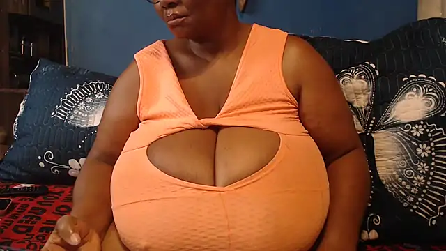 CUTEFIRMMELONSS online show from February 26, 2026, 6:34 am