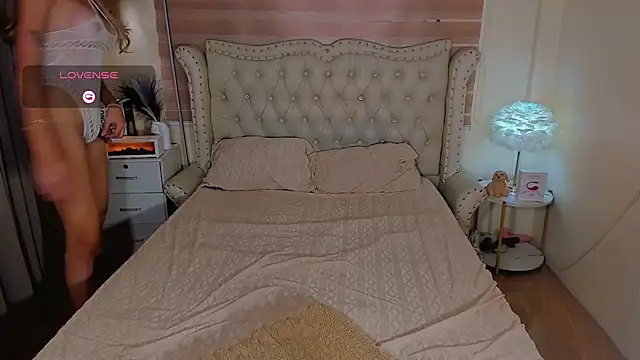 FinestGirlx online show from February 25, 2026, 11:25 pm