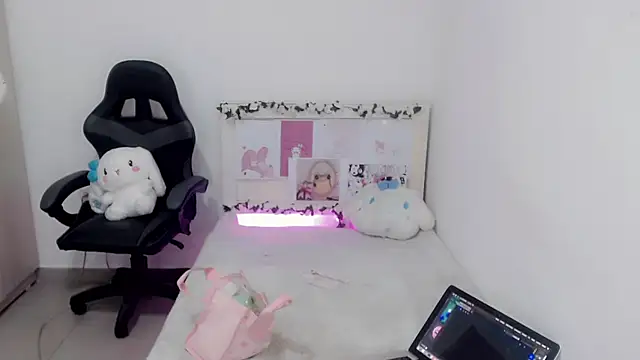 Youlittlepervertt  online show from January 4, 2025, 1:21 pm