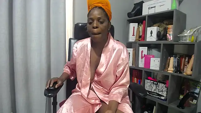 Snapshot of Shaniko89 chatting on October 11, 2025, 5:17 am Shaniko89 online show from October 11, 2025, 5:17 am