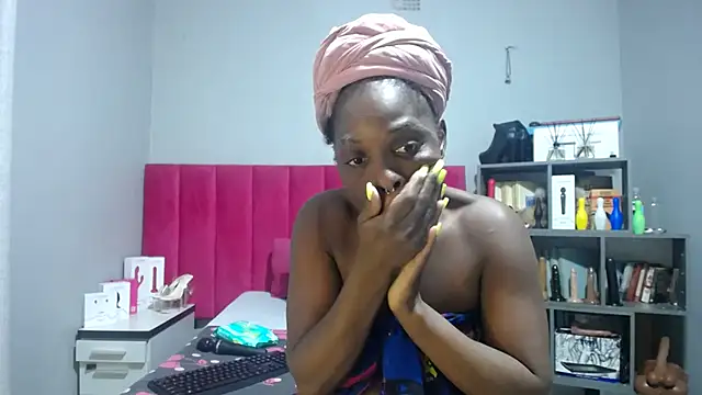 Snapshot of Shaniko89 chatting on November 5, 2025, 5:13 pm Shaniko89 online show from November 5, 2025, 5:13 pm