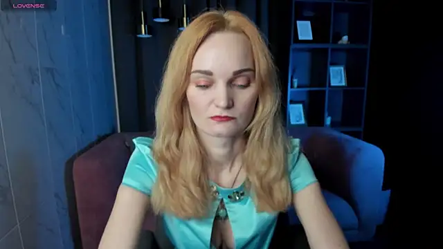 SaraSubtlety online show from December 21, 2025, 1:40 pm