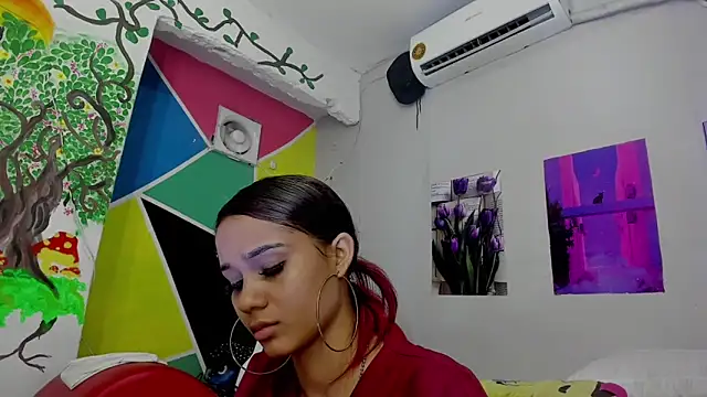 MarianaManzur online show from February 17, 2025, 2:37 pm