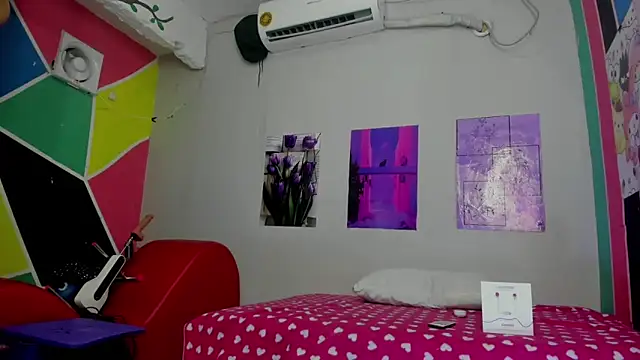 MarianaManzur online show from February 27, 2025, 2:21 pm