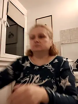 She-devilx online show from April 23, 2026, 9:39 pm