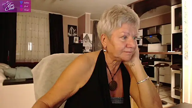 Snapshot of roxana_brooks chatting on December 16, 2024, 5:43 pm roxana brooks online show from December 16, 2024, 5:43 pm