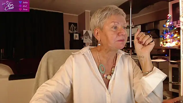Snapshot of roxana_brooks chatting on December 18, 2024, 5:21 pm roxana brooks online show from December 18, 2024, 5:21 pm