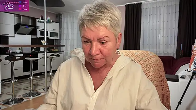 Snapshot of roxana_brooks chatting on January 21, 2025, 2:37 pm roxana brooks online show from January 21, 2025, 2:37 pm