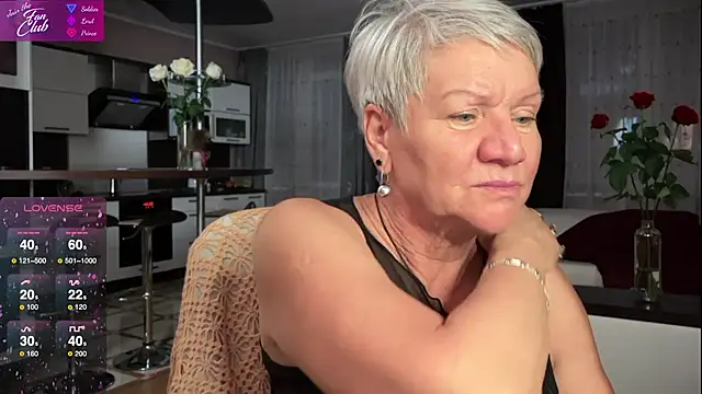 Snapshot of roxana_brooks chatting on February 4, 2025, 5:55 pm roxana brooks online show from February 4, 2025, 5:55 pm