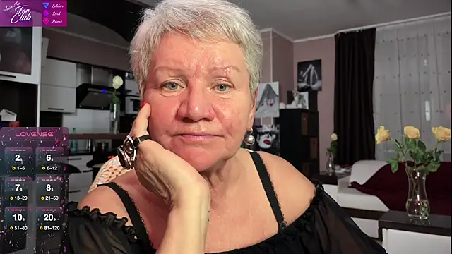 Snapshot of roxana_brooks chatting on February 11, 2025, 6:55 pm roxana brooks online show from February 11, 2025, 6:55 pm