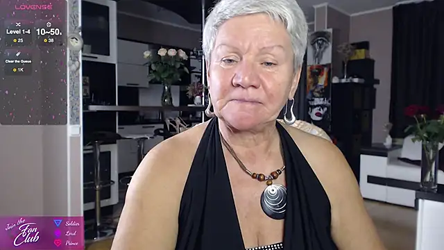 Snapshot of roxana_brooks chatting on October 2, 2025, 6:04 pm roxana brooks online show from October 2, 2025, 6:04 pm