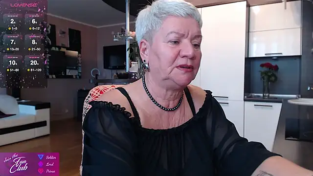 Snapshot of roxana_brooks chatting on October 7, 2025, 2:36 pm roxana brooks online show from October 7, 2025, 2:36 pm