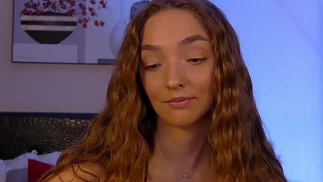 VirginieCruz online show from March 17, 2025, 5:38 pm