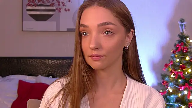 VirginieCruz online show from December 1, 2025, 7:19 pm