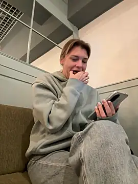 ValenciaShock online show from October 2, 2025, 6:42 am