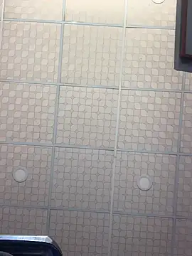 Hullax online show from November 20, 2025, 5:18 am