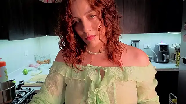 Snapshot of Mala_Bad chatting on May 6, 2026, 2:44 pm Mala Bad online show from May 6, 2026, 2:44 pm