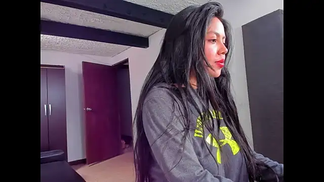 Snapshot of leah_passion chatting on March 14, 2025, 4:09 pm leah passion online show from March 14, 2025, 4:09 pm