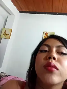 Snapshot of leah_passion chatting on September 18, 2025, 9:17 pm leah passion online show from September 18, 2025, 9:17 pm