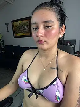 Snapshot of Lucia-Candy chatting on March 20, 2025, 12:51 am Lucia-Candy online show from March 20, 2025, 12:51 am