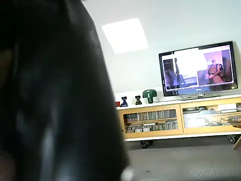 rodrigotof2000 online show from December 16, 2025, 10:20 am