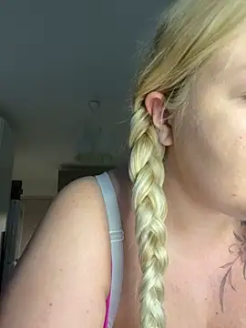 Snapshot of OdriOlsens chatting on December 13, 2024, 12:50 pm OdriOlsens online show from December 13, 2024, 12:50 pm