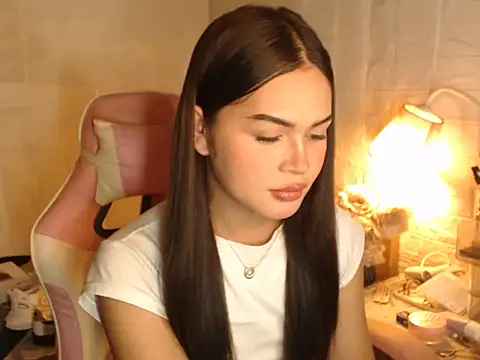 Snapshot of Ashely_Lewis chatting on December 17, 2025, 12:00 pm Ashely Lewis online show from December 17, 2025, 12:00 pm