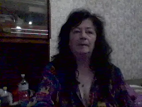 GypsiQueen2 online show from February 24, 2025, 6:26 pm