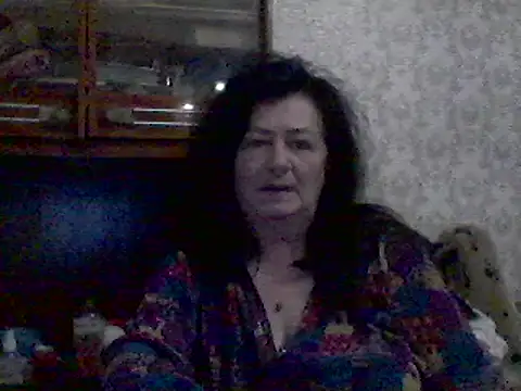 GypsiQueen2 online show from March 4, 2025, 4:52 pm