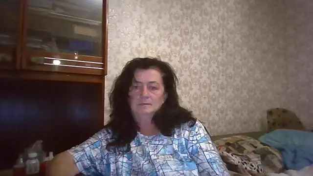 GypsiQueen2 online show from September 17, 2025, 7:59 pm