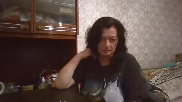 GypsiQueen2 online show from October 9, 2025, 4:49 pm