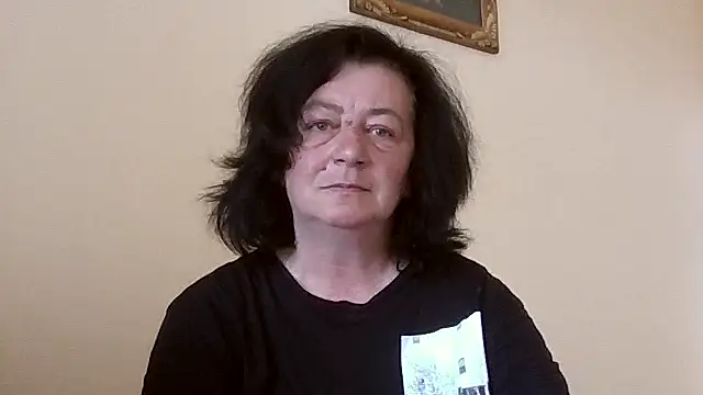 GypsiQueen2 online show from May 17, 2026, 9:28 am