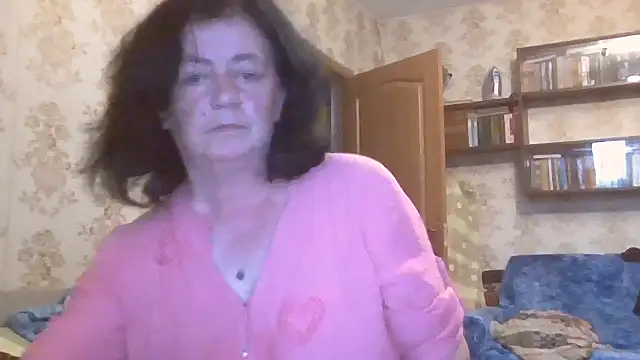 GypsiQueen2 online show from July 28, 2026, 6:20 pm