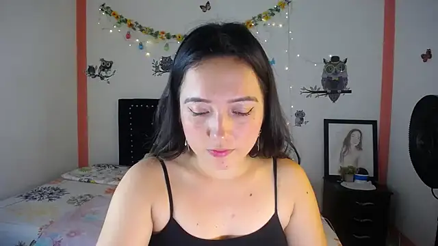 naughty girl 4u online show from January 9, 2025, 3:55 pm