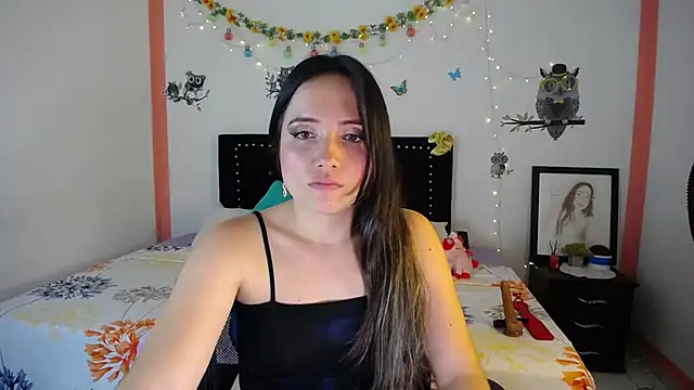 naughty girl 4u online show from February 6, 2025, 9:49 pm