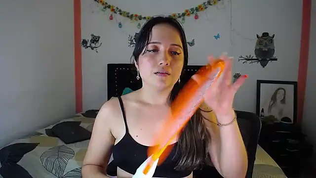 naughty girl 4u online show from February 28, 2025, 7:14 pm