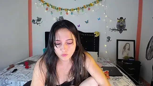 naughty girl 4u online show from March 12, 2025, 11:22 pm